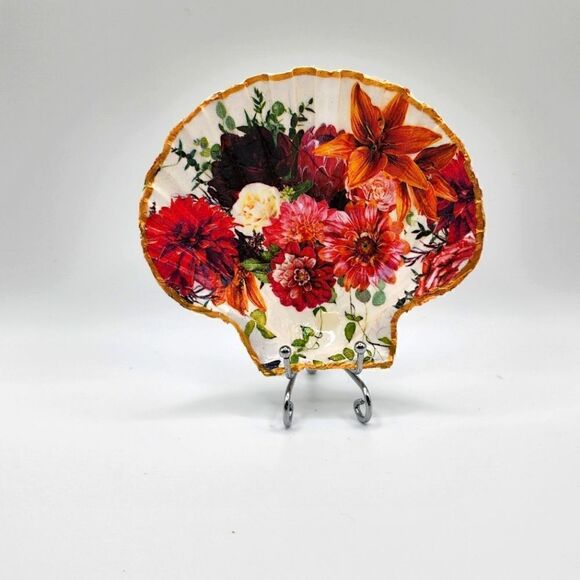 Other - Decoupage Scalloped shell flower bouquet